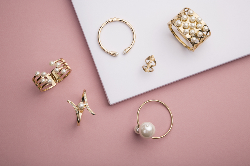 Gold and diamond ring jewelry