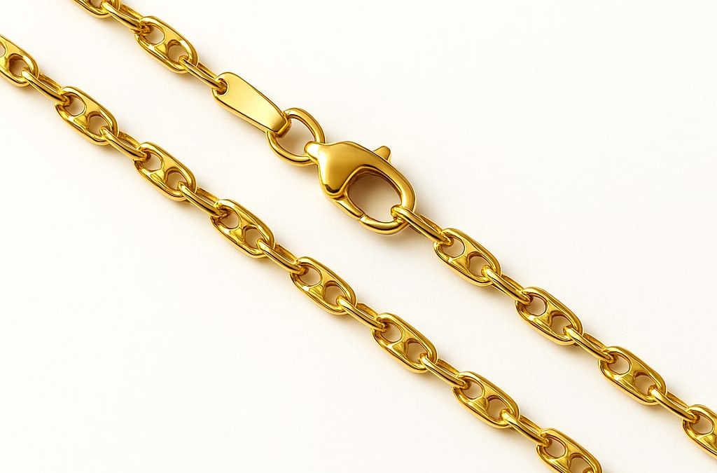Discover the Versatility of a 14K Yellow Gold Mariner Chain
