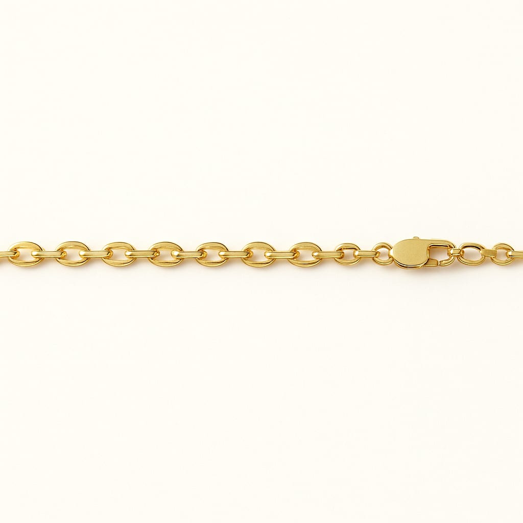 Close-up of 14K Yellow Gold Diamond Cut Chain