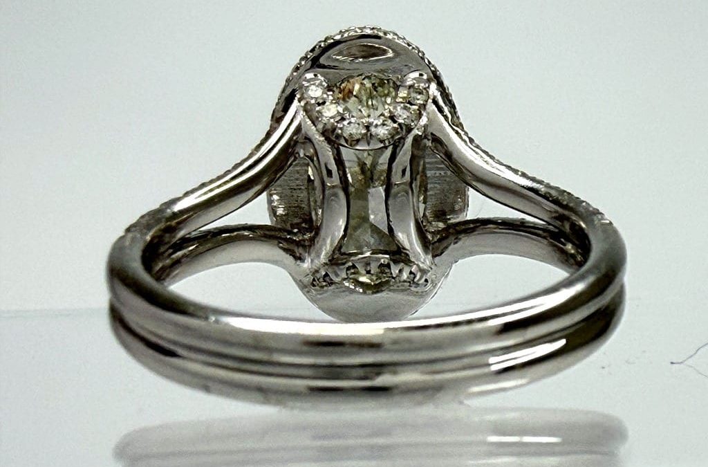 Discover the Elegance of Our 18kt White Gold 4.0 ctw Diamond Ring