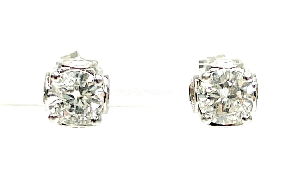 Exquisite 14K White Gold Diamond Earrings for Every Occasion