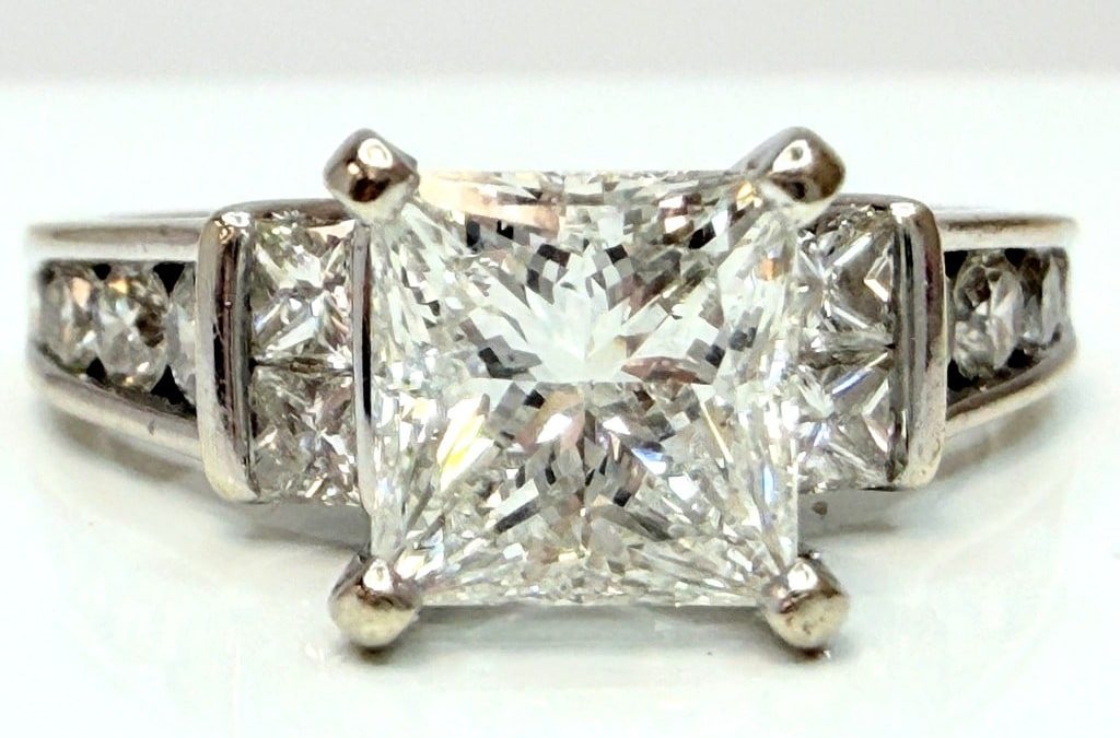 14K White Gold 2.33 ctw Diamond Ring for Sale in San Diego