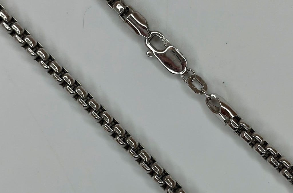 Discover Elegance with Our 14K White Gold 22″ Rounded Box Chain