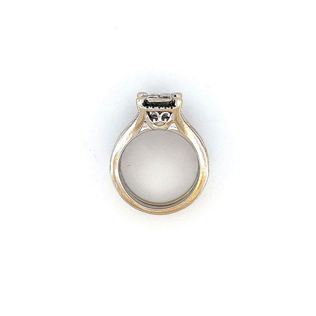 Display of the wedding set in store
