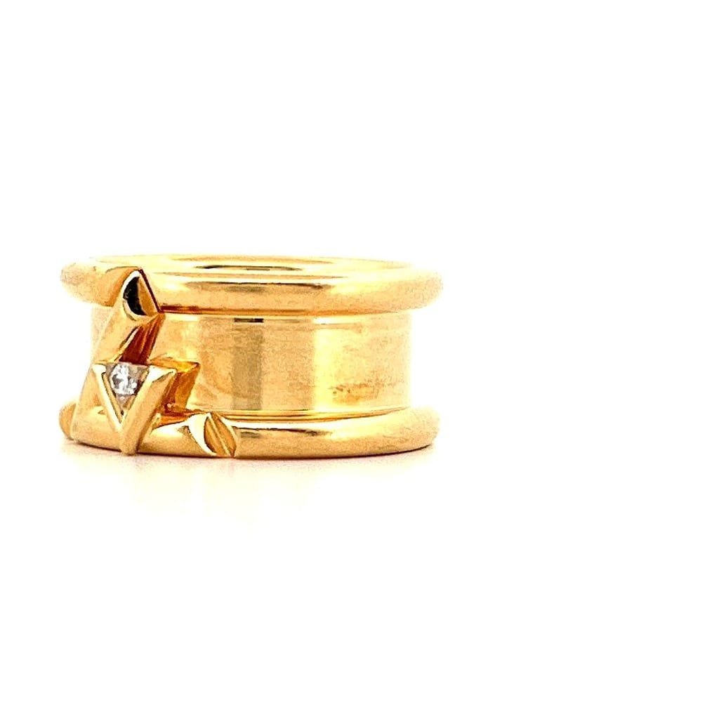 Side view of Volt One band showcasing yellow gold