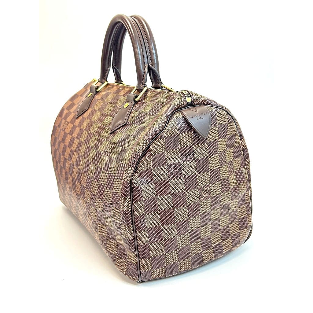 Louis Vuitton Speedy 30 displayed in store