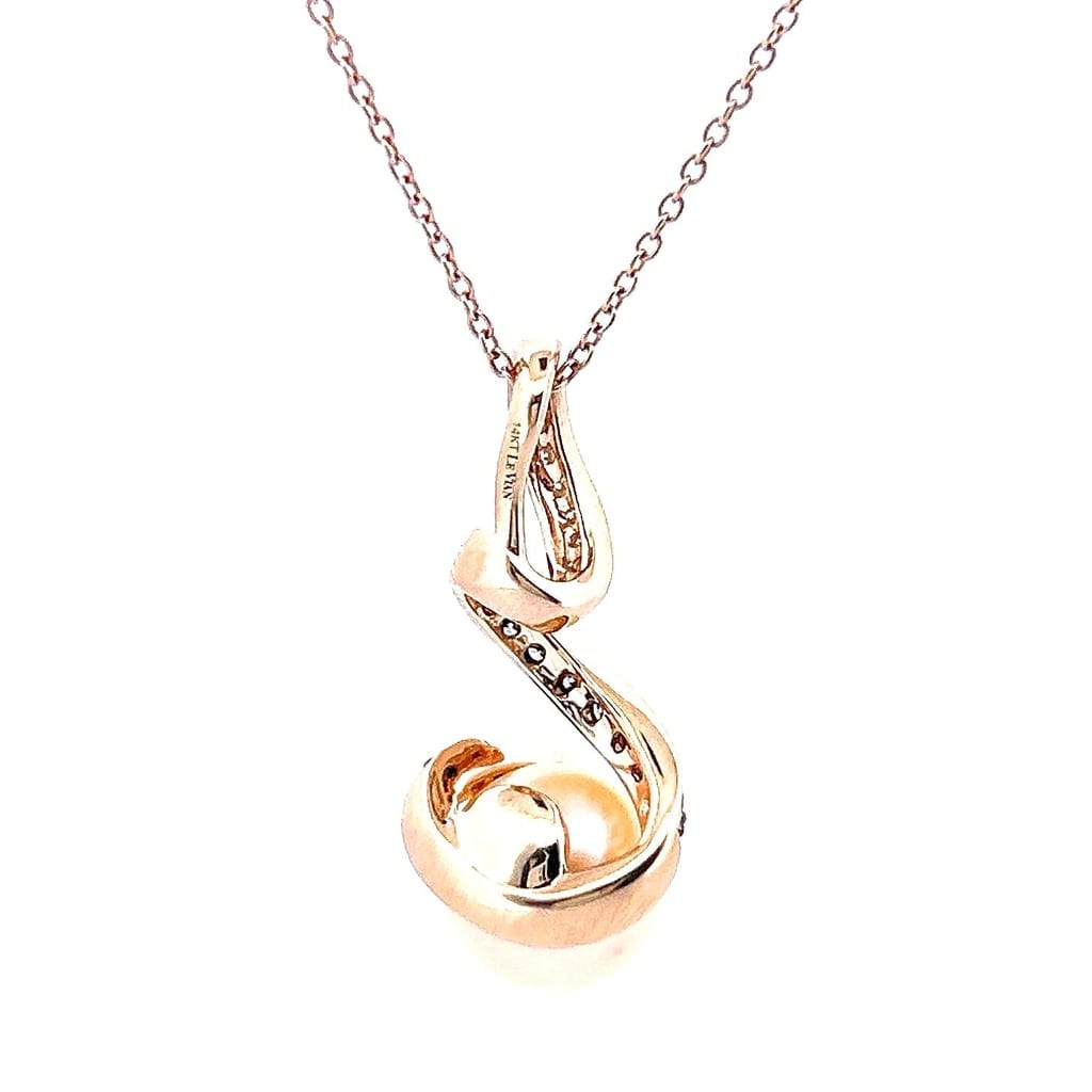 Le Vian necklace on display