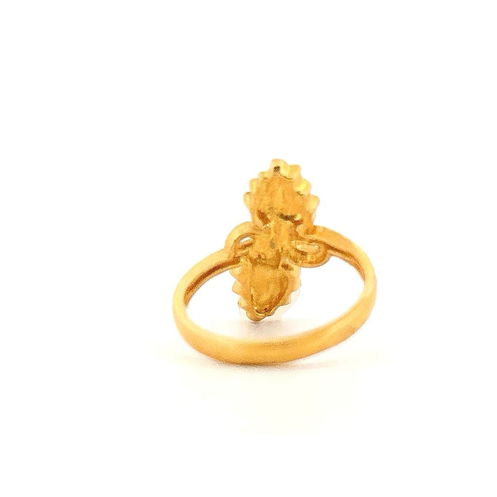 22K Gold Ring displayed in San Diego store
