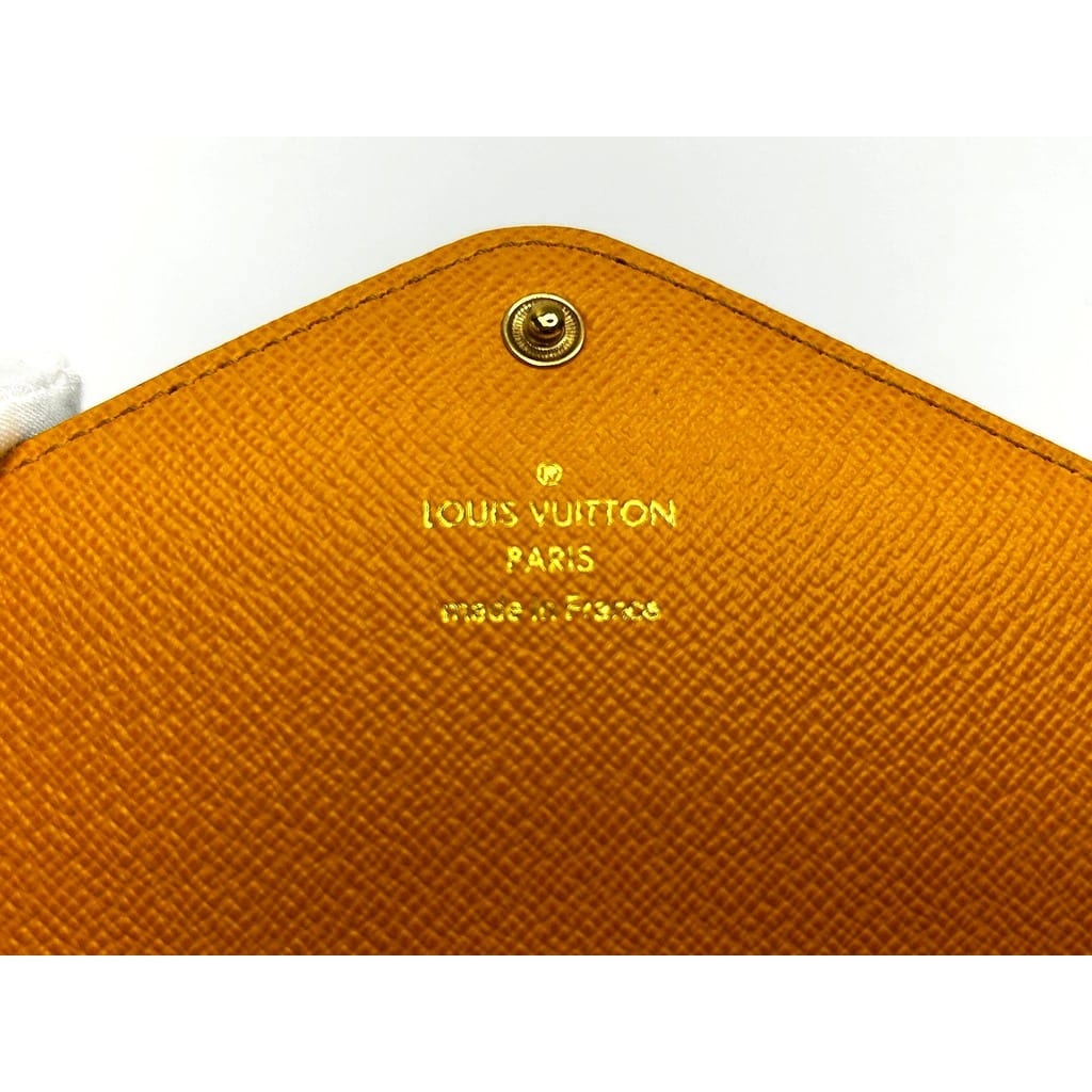 Back view of the Josephine Wallet