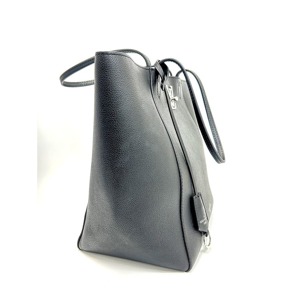 Interior view of the Louis Vuitton LockMe Cabas MM Black Tote